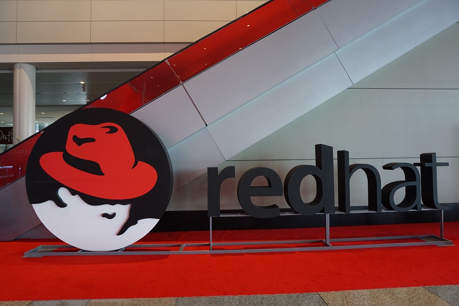 Red Hat CloudForms, Hybrid Cloud Management